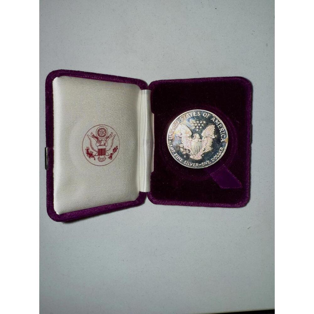 1995 Silver American Eagle Coin with Purple Velvet Case